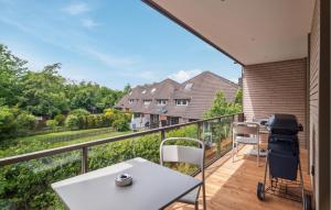 4 Bedroom Stunning Apartment In Tossens