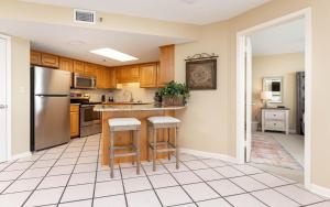 Phoenix IV 4103 condo