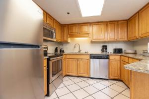 Phoenix IV 4103 condo