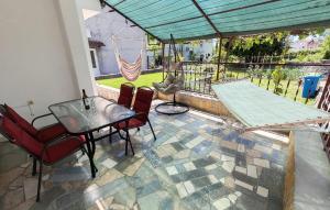 Amazing Home In Kastel Gomilica