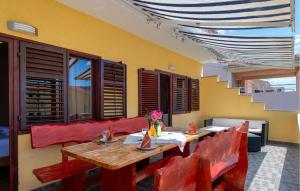 Two-Bedroom Apartment In Sibenik