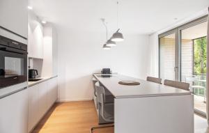 4 Bedroom Cozy Apartment In Tossens