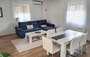 1 Bedroom Lovely Home In Pula 