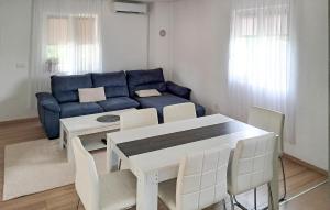 1 Bedroom Lovely Home In Pula 