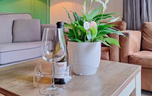 2 Bedroom Lovely Stacaravan In Vorden