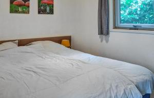 2 Bedroom Lovely Stacaravan In Vorden