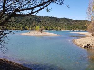 Villas Villa in Montauroux with Pool and Forest Views : photos des chambres