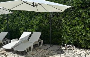 Cozy Apartment In Banjol With Wifi