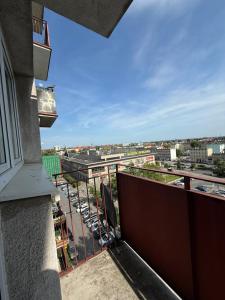 Komfortowy Apartament w CENTRUM z balkonem - self check in - FV