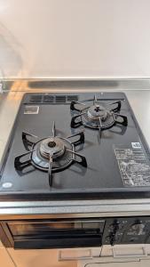 2min walk from the station Convenient for sightseeing in Tokyo Direct access to Shinjuku and Akihabara! Use of the Toei Shinjuku Line, 3-story house for rent