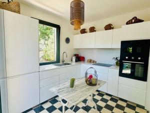 Villa familiale climatisée à 5 min de la mer avec parking et Wifi - FR-1-728-17