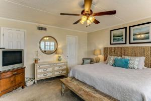 6th Floor Oceanfront condo easy beach access via boardwalk & exclusive fishing pier