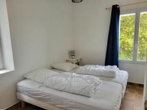 Maisons de vacances Maison proche plage, animaux admis, 8 pers a La Gueriniere - FR-1-823-142 : photos des chambres