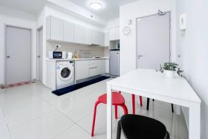 ICity Luxury Condo, 2bedroom - Free Parking
