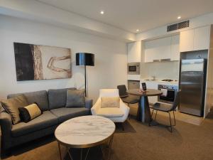 KozyGuru | Chatswood | Convenient 1 Bed Studio Apt