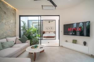 Larente 2 - Modern Chic 2BR, Close to Bingin Beach