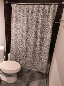 Modern Art Deco 1BR Retreat