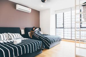 KL Gateway Bangsar by Sleepy Bear