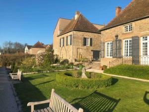 Maisons de vacances Charming Gite In Mont Saint Vincent : photos des chambres