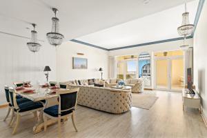 VayK - Stunning 2BR with Sea View & Beach Access