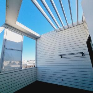 Cosy and comfortable family home across the lake