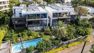 Garden level apartment, beach 8min walk