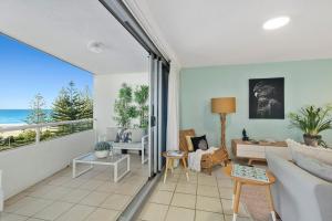 Ambassador Beachfront Apartments - Hosted by Burleigh Letting