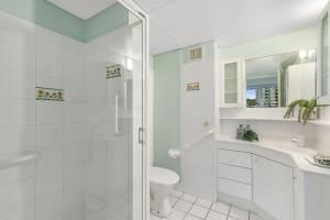 Ambassador Beachfront Apartments - Hosted by Burleigh Letting