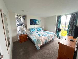 Oceanview Retreat - Steps to the Beach, Heated Pool, walk everywhere