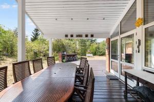 Cozy Newer Large Holiday Home In Snogebæk