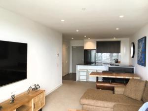 MIRAMAR APARTMENTS 2 Bedroom Apartment with Bay Views on the Geelong Waterfront - 0504