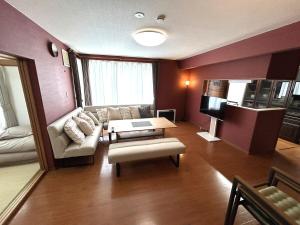 Newly Opened 10-minute drive to Asahiyama Zoo, for up to 10 people, with parking lot