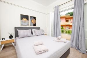 Gaia Escape, Sinarades