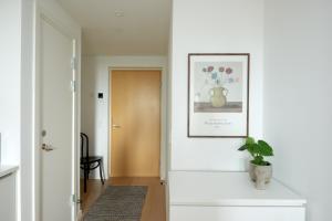 Elegant Cozy Modern Free Parking