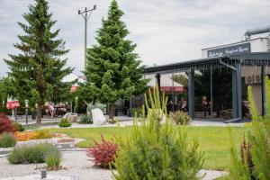 PRZYSTANEK ROSZKÓW -NOCLEGI i RESTAURACJA