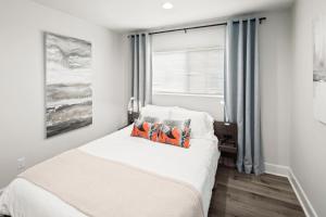 Modern 1 BR Beach Waves and Sunshine