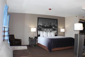 Deluxe King Room - Non-Smoking room in Super 8 Gardner