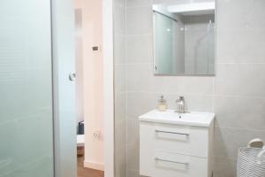 Fantabulous Downtown Abode