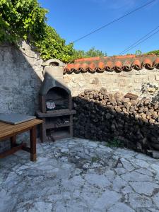 Authentic stone house Radovici