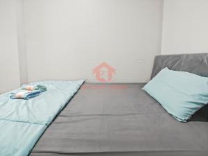 Stylish 2BR MOI Apt with Pool, Gym, Wi-Fi