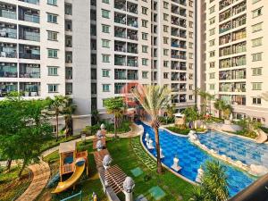 Stylish 2BR MOI Apt with Pool, Gym, Wi-Fi