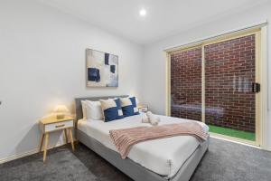 Elegant 3-Bedroom Retreat in Prime Glen Waverley