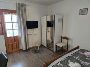Studio Apartment in Nin with Terrace, Air Conditioning, Wi-Fi (3722-5)