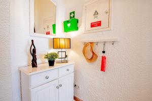 6 Centeanes - Clifftop apartment, sea views and st