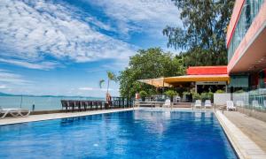 Hotel Sentral Seaview @ ​Beachfront