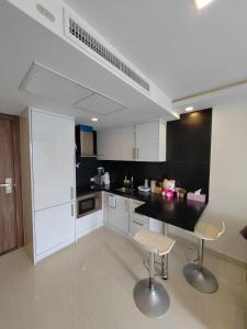 1 bedroom Grand Avenue Residence