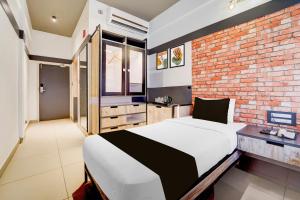 Super Townhouse Oak Mangalore Formerly Kudro Destinn