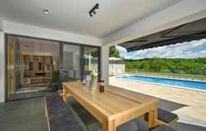 Beautiful Home In Maglenca With Sauna