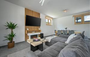 Beautiful Home In Maglenca With Sauna