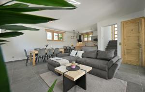 Beautiful Home In Maglenca With Sauna